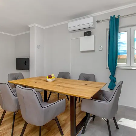 Alaga A Apartment